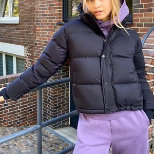 Aritzia The Super Puff™ Shorty Cropped goose-down puffer jacket